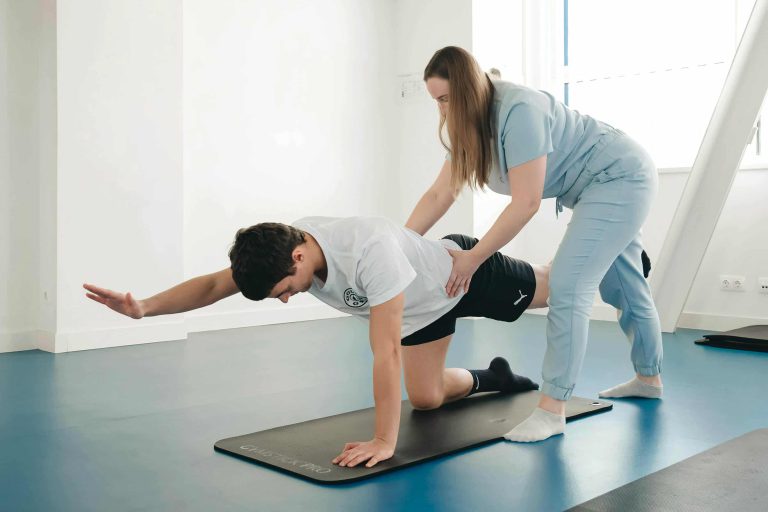 esercizi-terapeutici-specifici-vmedica-centro-medico-fisioterapico